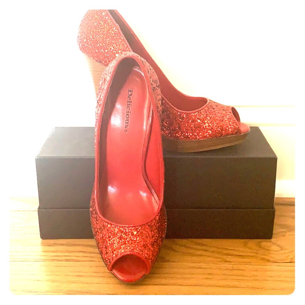 Red glitter peep-toe pumps